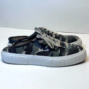STEVE MADDEN SCOTCH SNEAKER Camouflaged Woman’s Size 8.5